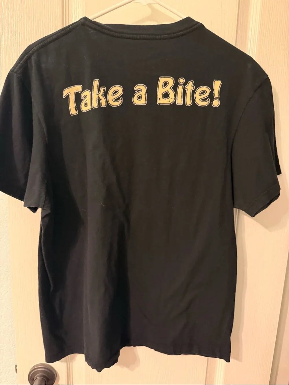 Guess Jeans Graphic Tee - Picture 2 of 3